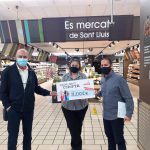 Los clientes de EROSKI donan 3.000 euros a Càritas Diocesana de Menorca