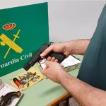 La Guardia Civil interviene en Palma tres paquetes con armas que iban a ser enviados por correo