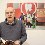 El Dr. Mulet, de la Fundació Dentistas Sobre Ruedas, presenta su libro 'Històries d'Àfrica. Flaixos i retalls des del confinament'