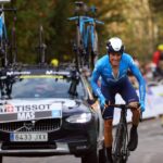 Enric Mas cumple en el prólogo de la Vuelta a España