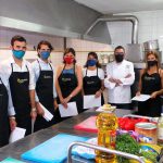 ASIMA jóvenes cocina el menú de un día para los usuarios de la Asociación Es Refugi