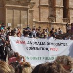 500 personas se concentran en Palma contra la "ampliación encubierta" del aeropuerto de Son Sant Joan