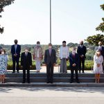 El Rey Felipe recibe a la familia mallorquina Barceló por el 90 aniversario del grupo turístico
