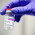 Un estudio apunta que la vacuna por sí sola no acabará con la pandemia