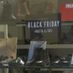 Las tiendas y comercios ofrecen descuentos de hasta el 50% en este Black Friday