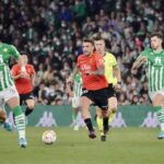 El Real Mallorca vuelve sin premio del Benito Villamarín (2-1)