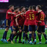 España golea a Chipre en Granada y se coloca a tres puntos de Escocia