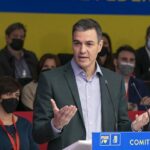 Sánchez anuncia que "pronto" dejará de ser obligatorio el uso de mascarillas en interiores