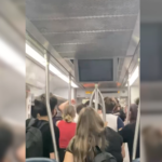 Una pelea multitudinaria en el tren ensombrece la fiesta de quintos de Santa Maria
