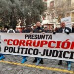 Cientos de personas se manifiestan contra Hila y Angélica Pastor por el caso Cursach
