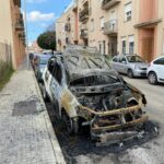 Hasta seis coches son pasto de las llamas en el barrio de Es Rafal