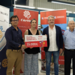Eroski entrega a Càritas Mallorca los 15.000 euros recaudados en la campaña 'Un llapis que dóna esperança'