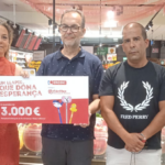 Eroski entrega 3.000 euros a Càritas Menorca recaudados a través de la campaña 'Un llapis que dóna esperança'