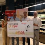 Eroski entrega a Projecte Home Balears 40.000 euros recaudados con la solidaridad de sus clientes