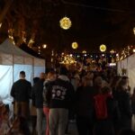Centenares de personas disfrutan del mercado de Navidad de Alcúdia