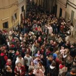 Una sonora 'picarolada' da comienzo a Sant Antoni en Capdepera