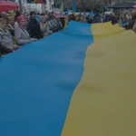 Más de 200 personas exigen que no se olvide la invasión rusa en Ucrania