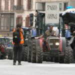 Unos 300 tractores colapsan el centro de Palma en una histórica y reivindicativa tractorada