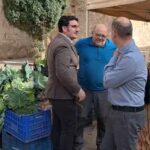 Toni Gili visita el mercado de Inca para apoyar a los agricultores de Mallorca