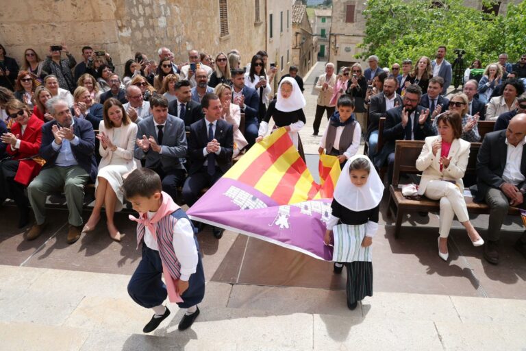El Consell de Mallorca conmemora los 40 años de la bandera de Mallorca