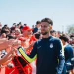 La afición del Mallorca llena de optimismo al equipo antes de viajar a Sevilla