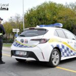 Un hombre agrede a una camarera al confundirla con otra mujer que momentos antes le había robado