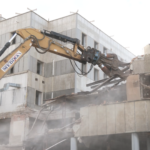 Comienza el derribo de la última estructura del antiguo hospital de Son Dureta